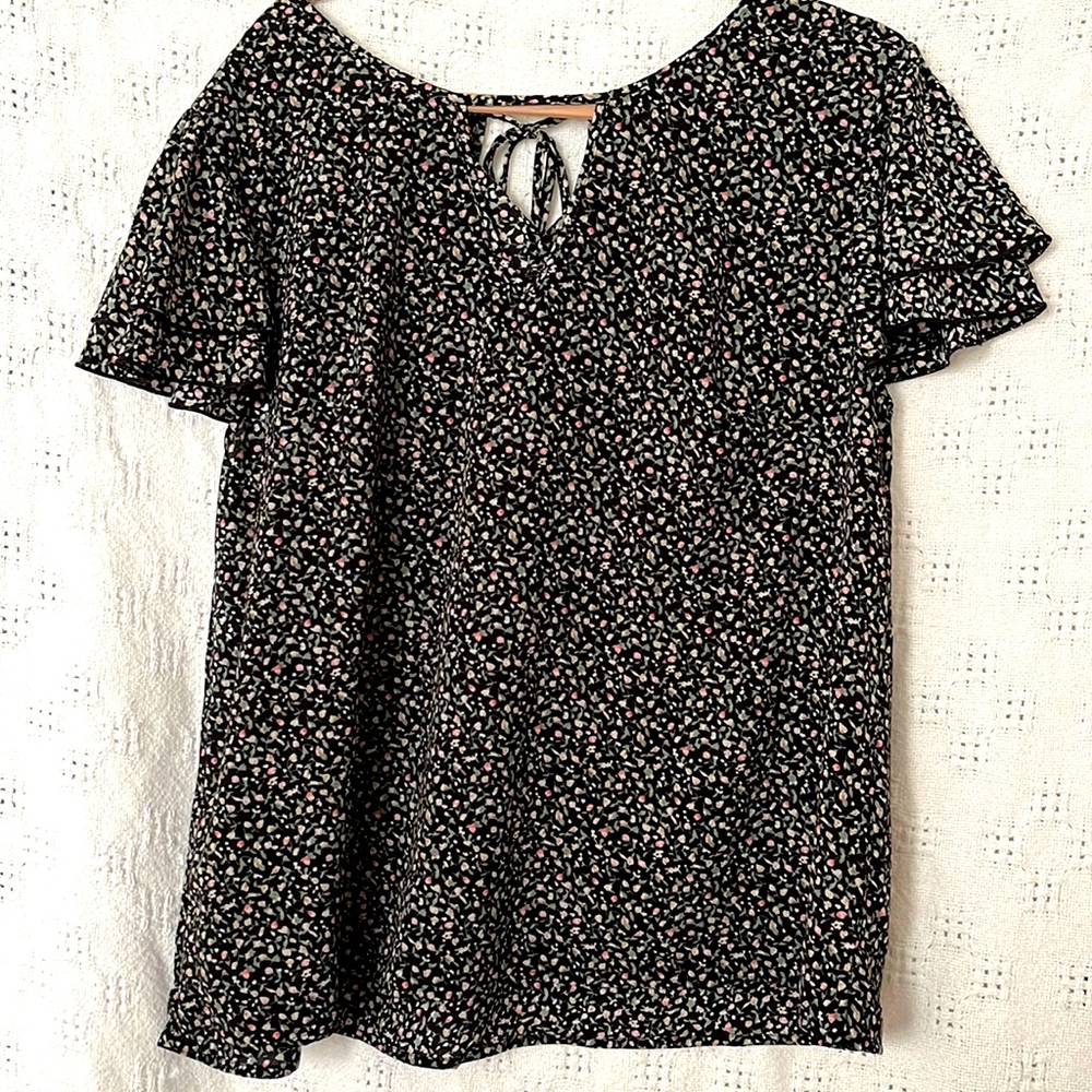 SHEIN floral blouse with flutter sleeves size 2XL (US 16)